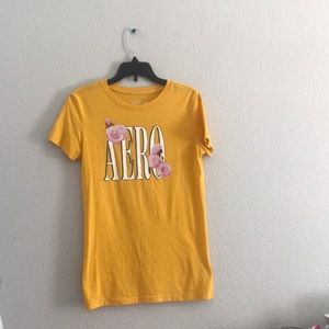 yellow Aeropostale’s top w/ logo